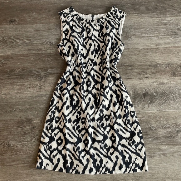 LOFT Dresses & Skirts - LOFT black and white NWOT dress, size 6